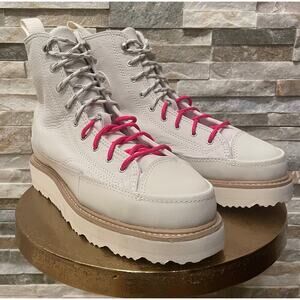 Converse Lugged 2.0 Hi Sneakers 7M/8.5W | White Leather Boots Platform High Tops